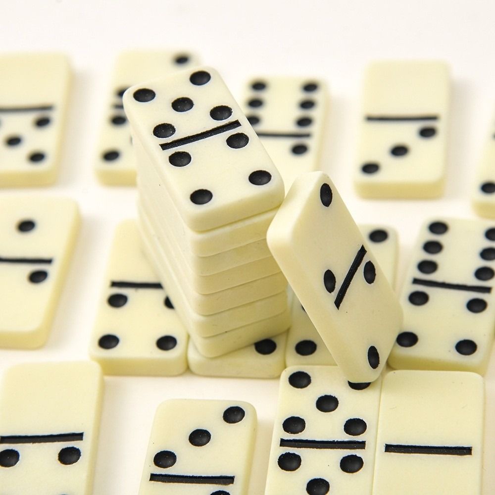 Jeu de dominos double six 28 p - Board Game Master avis et prix